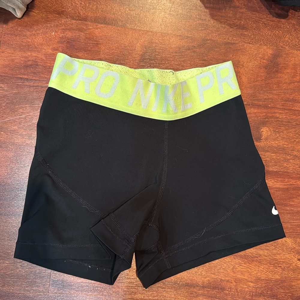 Size: Small
Brand: Nike
Black and Neon Yellow, Nike Pro Spandex